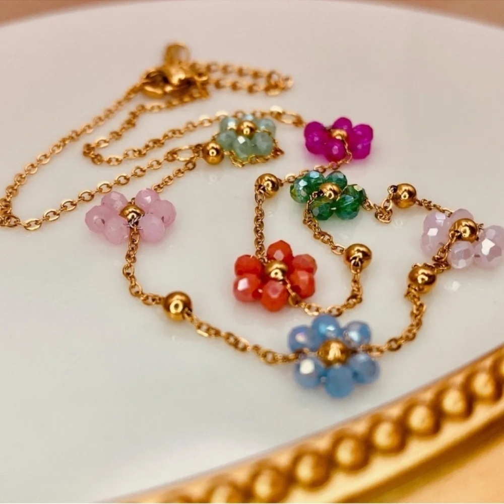Dainty Beaded Chain Multicolored Crystal Floral Design Necklace in Gold